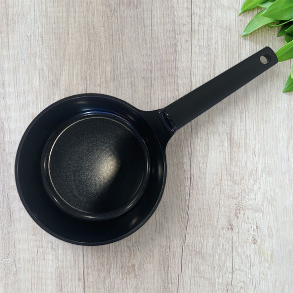 เมเปิลทรี  แม่เหล็กไฟฟ้า กระทะ / MAPLE TREE   Induction Frying pan 24cm