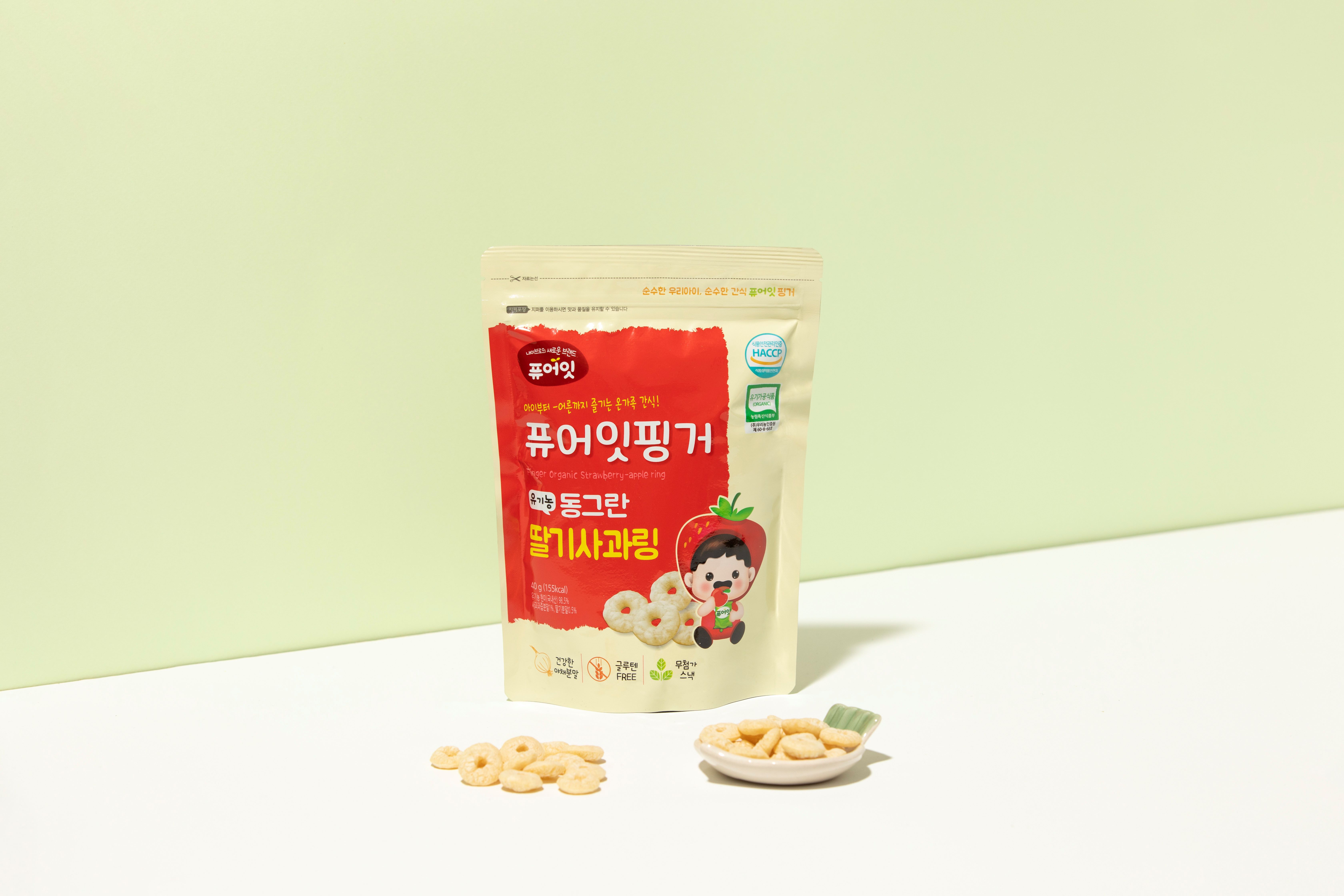 [PURE EAT]  ขนมข้าวกล้องออร์แกนิก (รสสตรอว์เบอร์รีและแอปเปิ้ล) 40g.